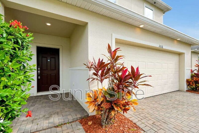 Building Photo - 10116 Grande Lp