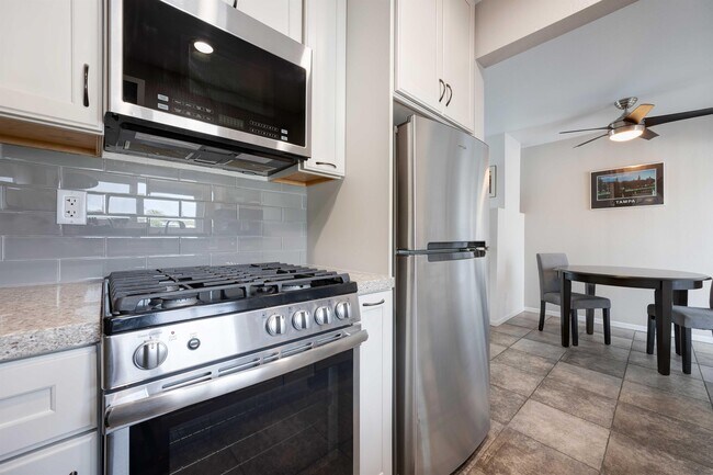 Foto del edificio - 4921 Long Branch Ave