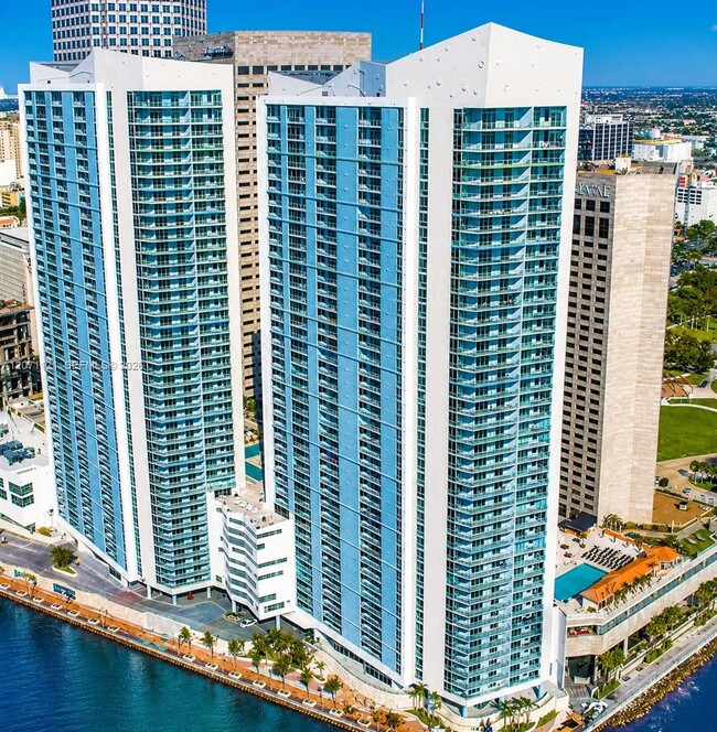 Building Photo - 335 S Biscayne Blvd