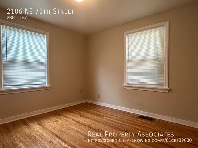 Building Photo - 2106 NE 75th St