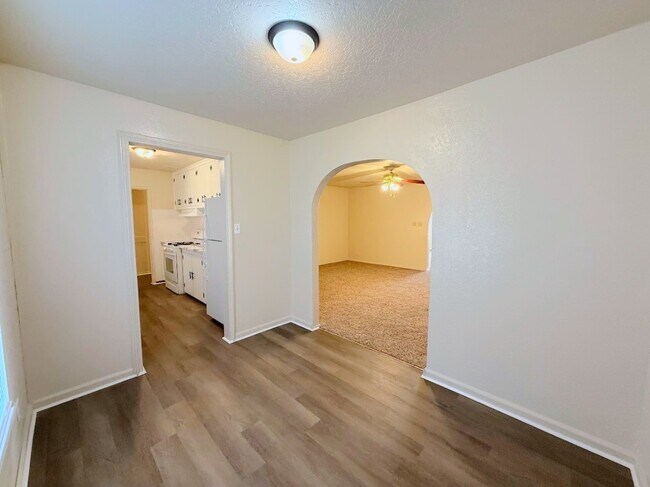 Foto del edificio - 2559 Ballantyne Dr