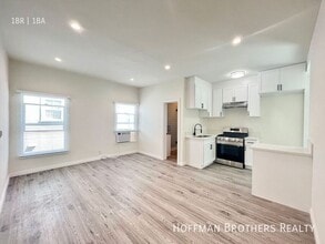 Building Photo - 404 N Coronado St