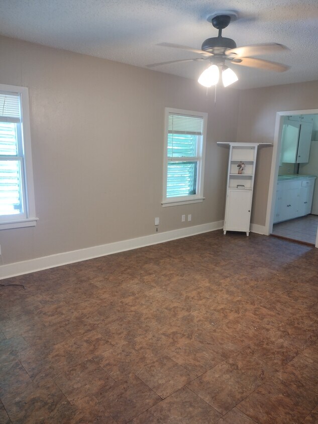 Foto principal - 6113 Avenue Q 1/2