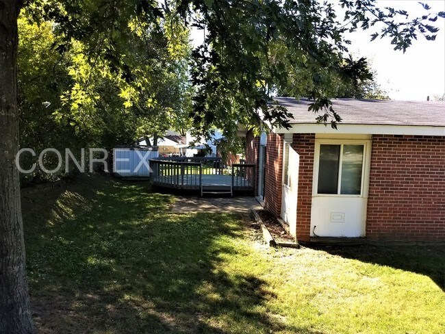 Building Photo - BEAUTIFUL 3 BEDROOM RANCH STYLE HOME