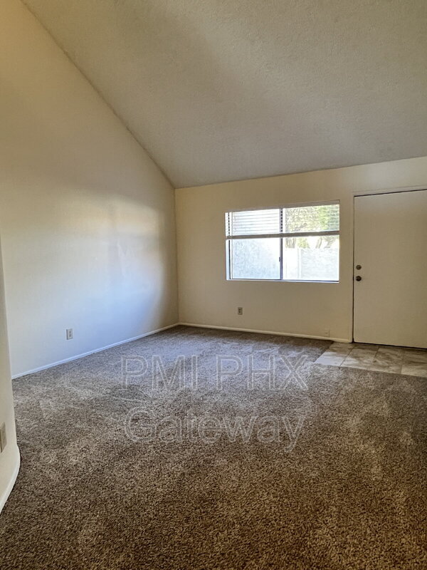 Foto del edificio - 9808 N 5th St