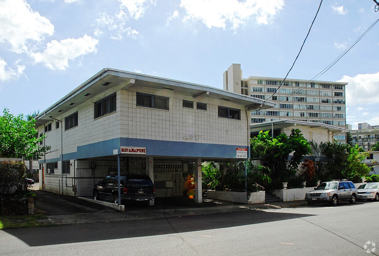 Primary Photo - 1637 Anapuni St