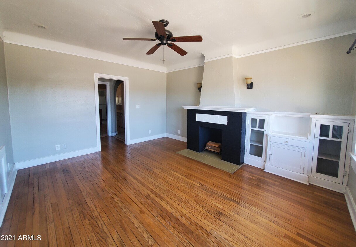 Primary Photo - 1202 E McKinley St