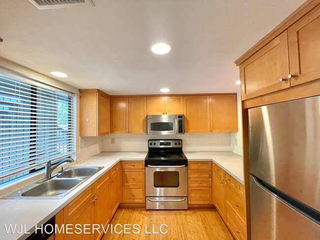 Building Photo - 2 br, 1 bath House - 3518 109th PL NE #225