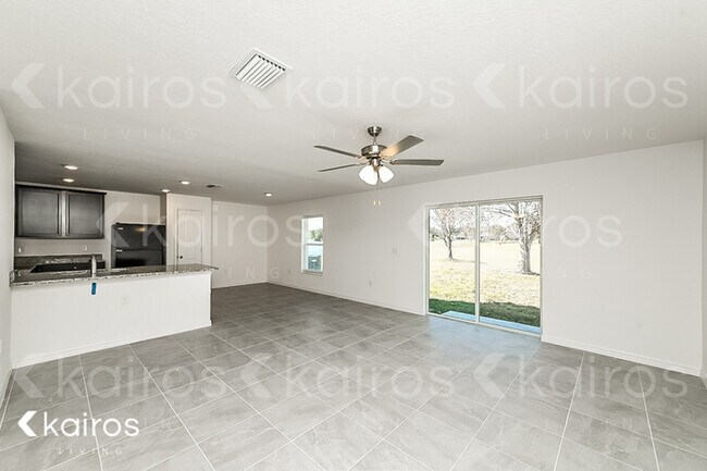 Foto del edificio - 8459 Indian Laurel Lane
