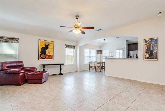 Foto del edificio - 104 Beech Creek Ln