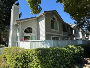 Building Photo - 6316 Island Pine Way