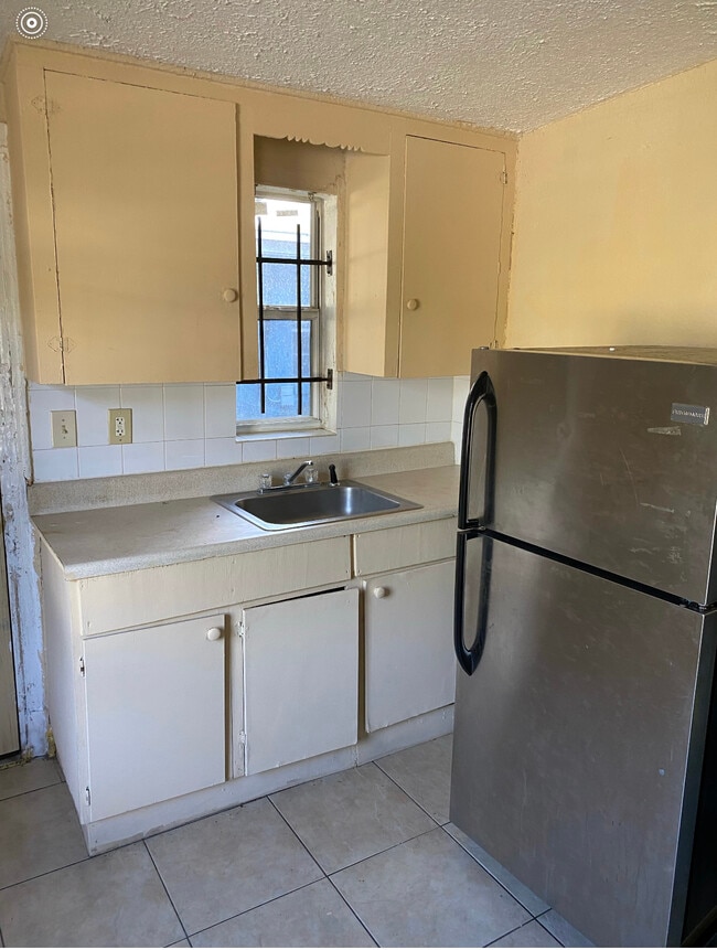 Photo - 1598 W 23rd St House