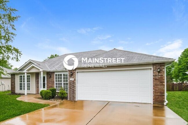 Foto del edificio - 3 Bedroom Pet-Friendly Home in Raymore, MO with Main Street Renewal