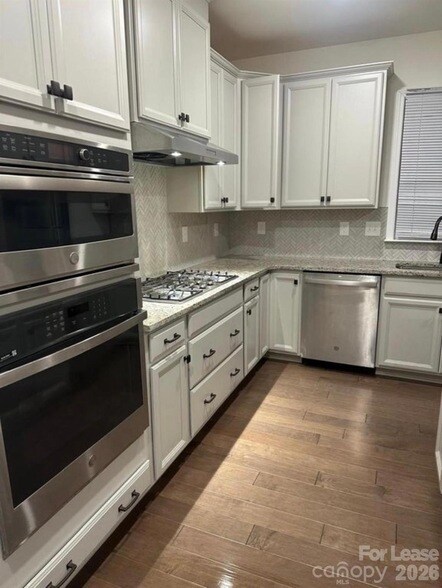 Foto del edificio - 4124 Poplin Grove Dr