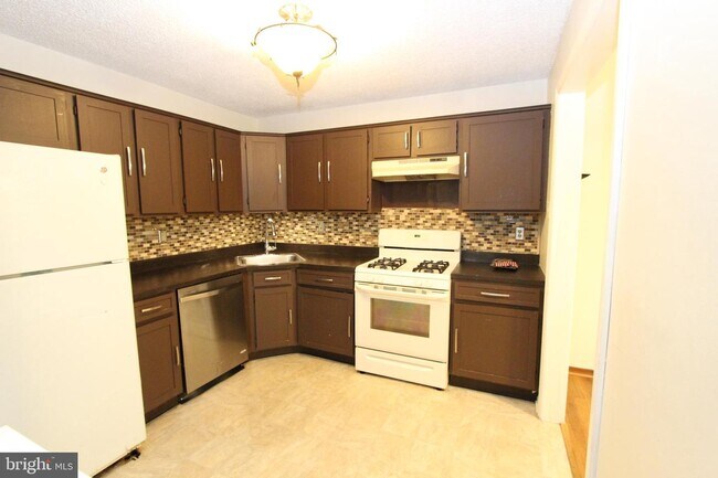 Foto del edificio - 10 Aspen Ct