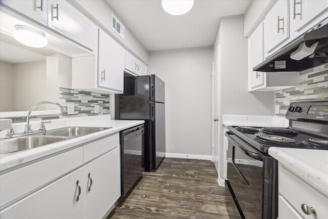 Foto del edificio - 3800 Sherwood Ln