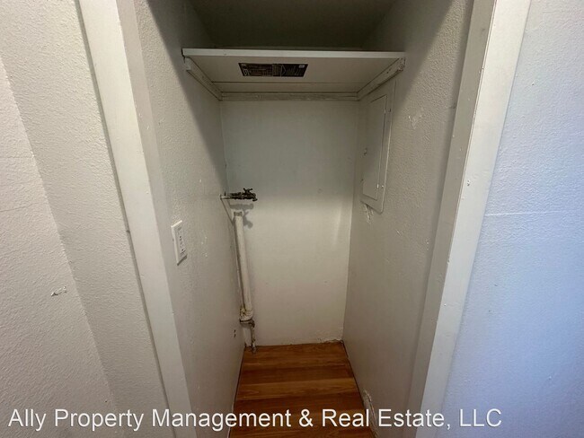 Building Photo - 1 br, 1 bath House - 1823 Ave G