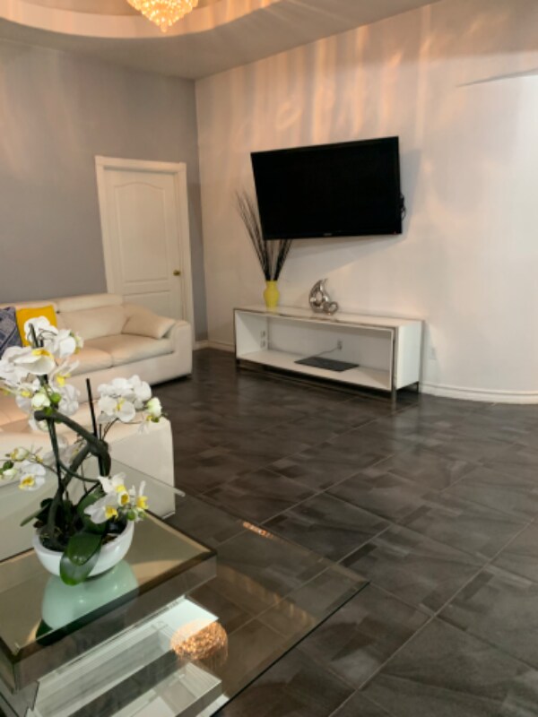 Foto del edificio - 415 N Iris St