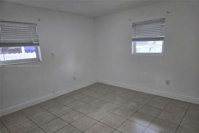 Foto del edificio - 1825 NW 4th St