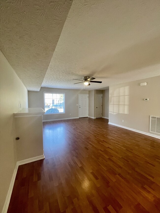 Building Photo - 607 Capstone Dr