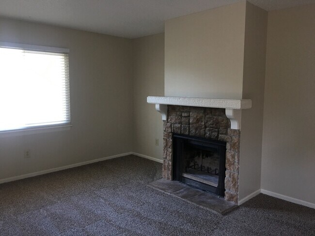 Foto del edificio - Property in Park Hill School District!