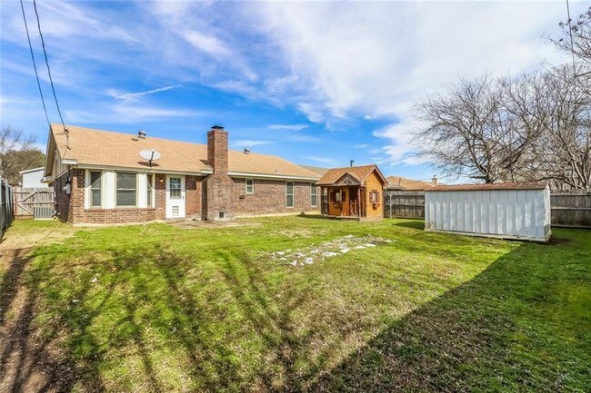 Foto del edificio - 6028 Birchill Rd