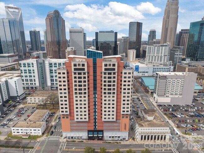 Foto del edificio - 222 S Caldwell St