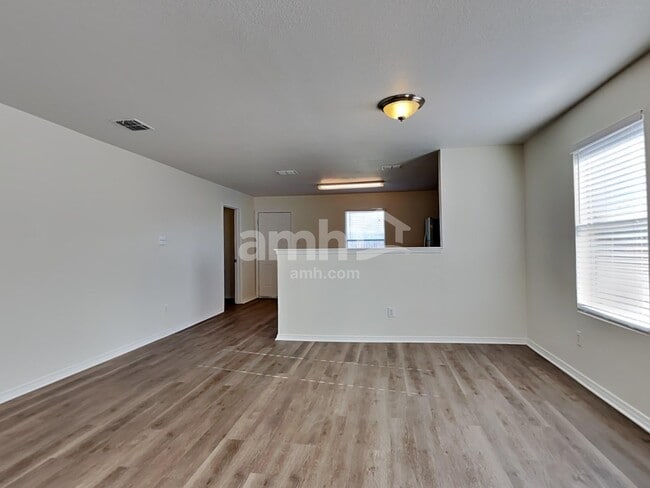Building Photo - 812 Poncho Ln