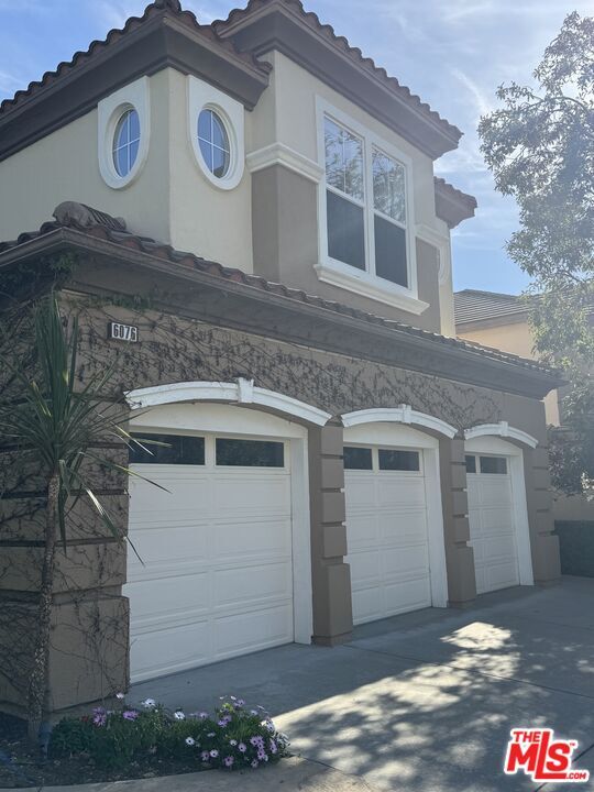 Building Photo - 6076 Alexandra Ct