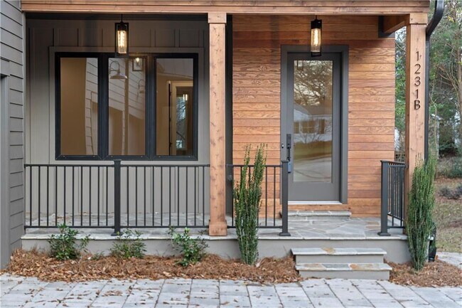 Foto del edificio - 1231 Holly St NW