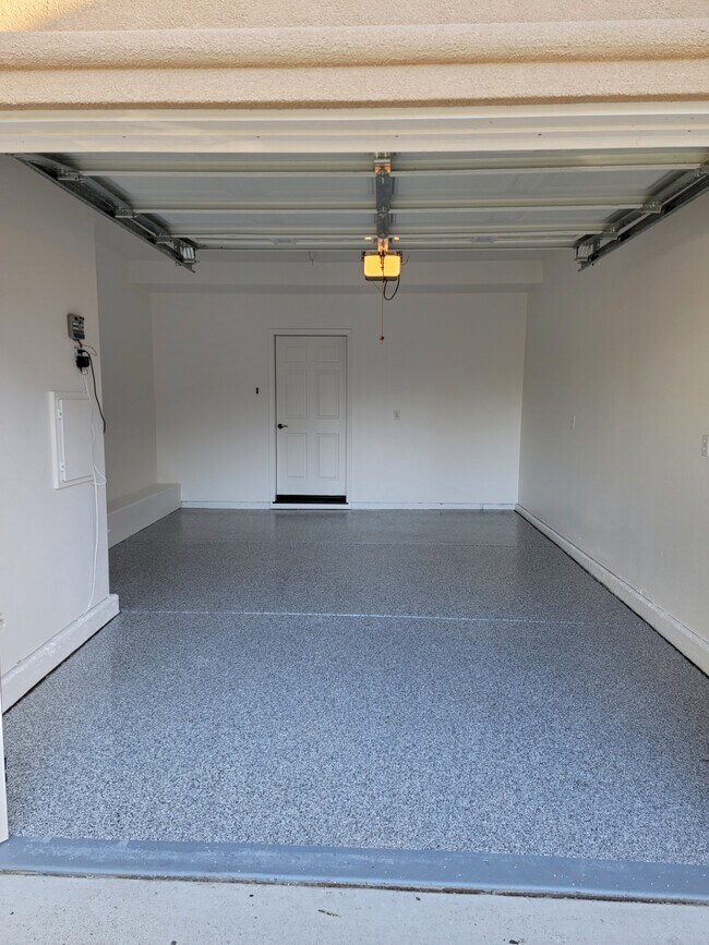 Garage - 17 Lavender Pl