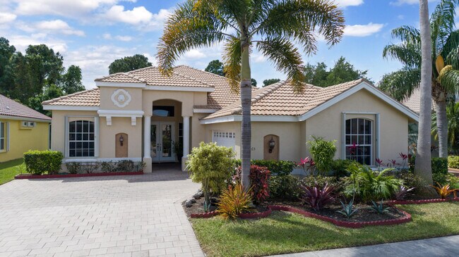 Foto del edificio - 665 SW Lake Charles Cir