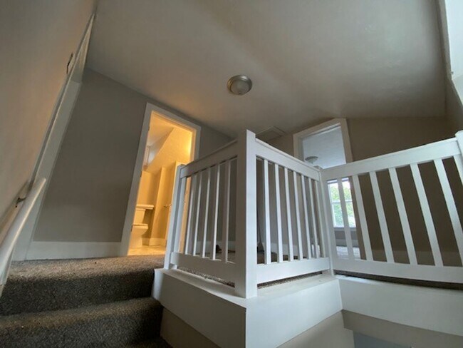 Building Photo - Renovated Single Family Home