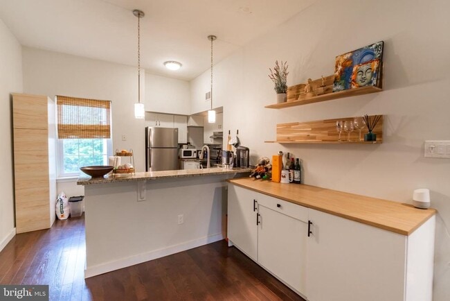 Building Photo - 2035 Green St