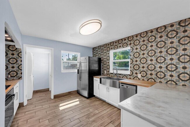 Foto del edificio - 1101 28th St N