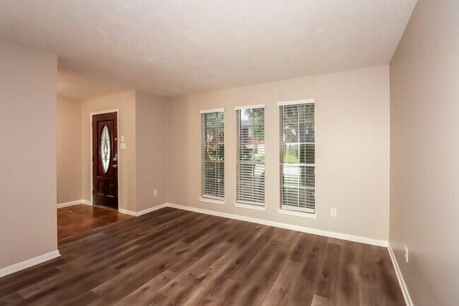 Foto del edificio - 22815 W Waterlake