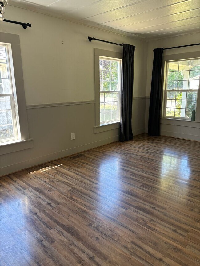 Foto del edificio - Cute Updated Home in Newberg