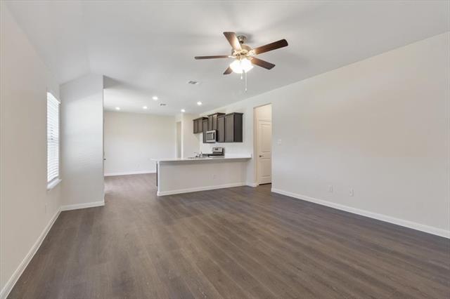 Building Photo - 3901 Oak Crk Cir