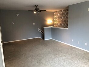 Building Photo - 10615 Briar Forest Dr