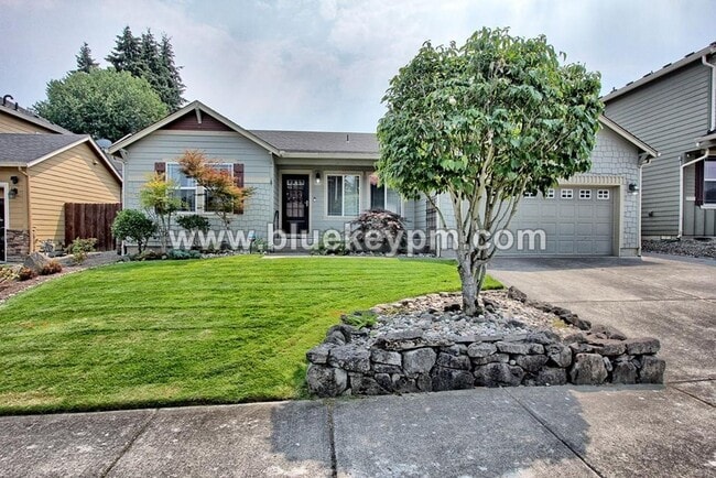 3 Bed, 2 Bath : A GREAT Multi-Generational Home - 3 Bed, 2 Bath : A GREAT Multi-Generational Home