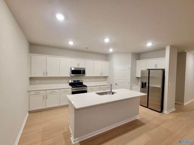 Building Photo - 207 Stockyard Cir