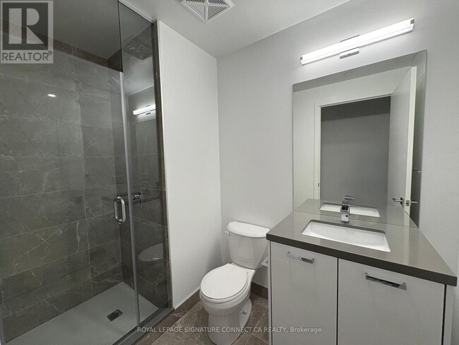 Photo du bâtiment - 284 King St E