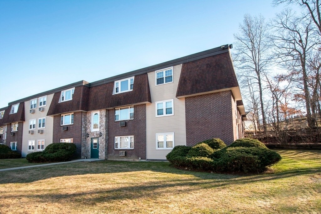 180 Main St Unit E105, Bridgewater, MA 02324 Condo for Rent in