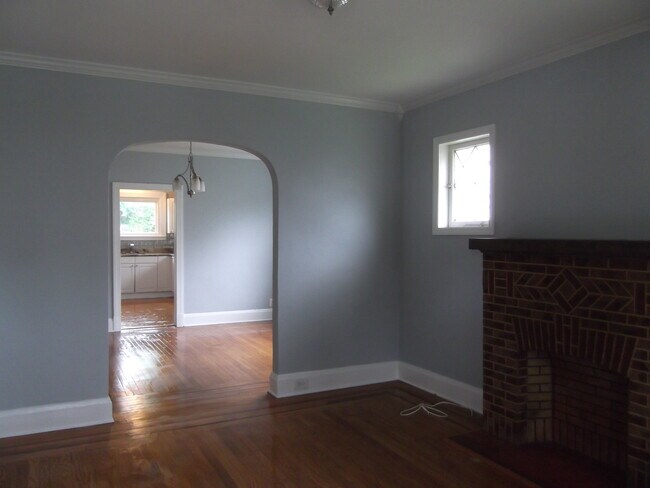 Building Photo - 2914 Bauernwood Ave
