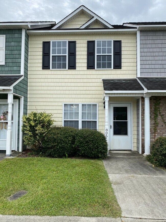 Building Photo - 805 Springwood Dr