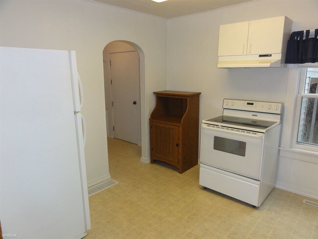 Building Photo - 513 E Linton Ave