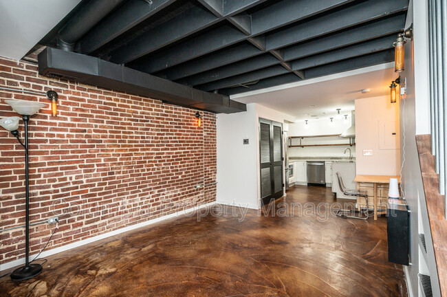 Building Photo - 811 T St NW