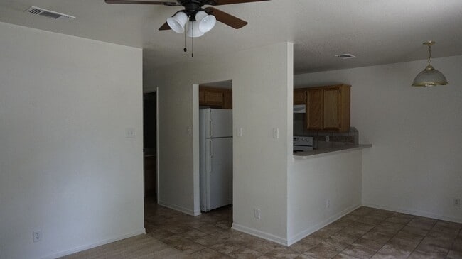 Building Photo - 1400 Chips Dr