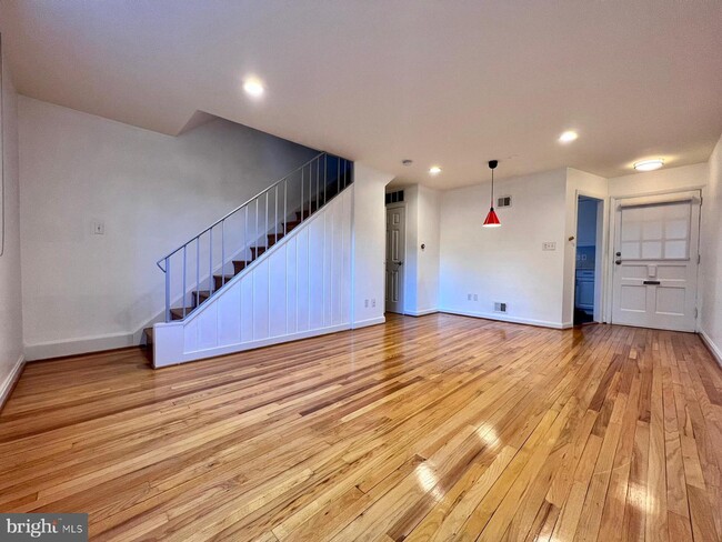 Building Photo - 5332 Pooks Hill Rd