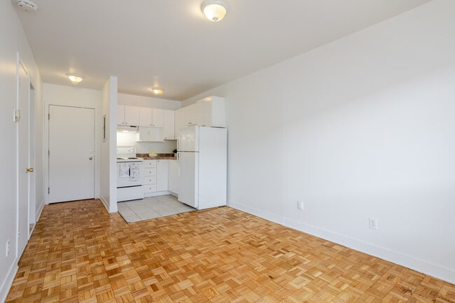 Photo du bâtiment - 4290-4320 Métropolitain E